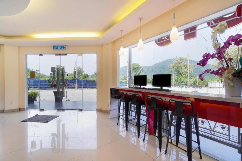 Gm Holiday Hotel Permai Jaya Kampong Tebing Rabak Buitenkant foto