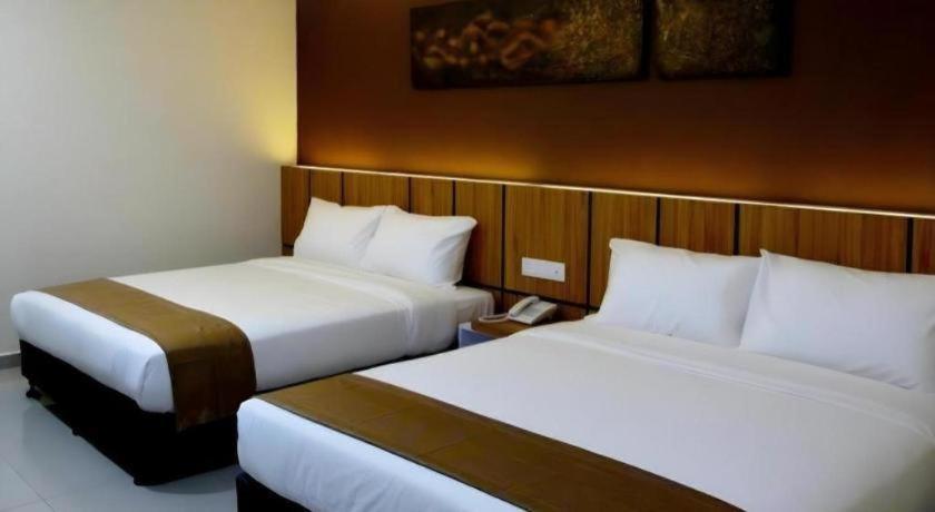Gm Holiday Hotel Permai Jaya Kampong Tebing Rabak Buitenkant foto