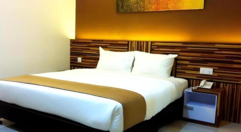 Gm Holiday Hotel Permai Jaya Kampong Tebing Rabak Buitenkant foto