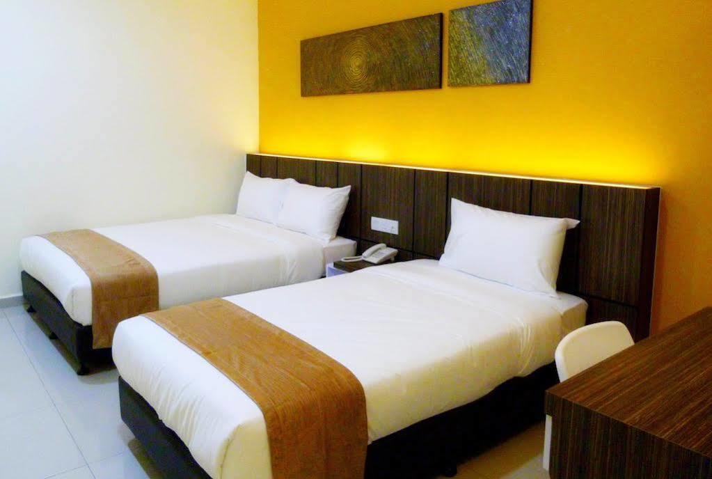Gm Holiday Hotel Permai Jaya Kampong Tebing Rabak Buitenkant foto
